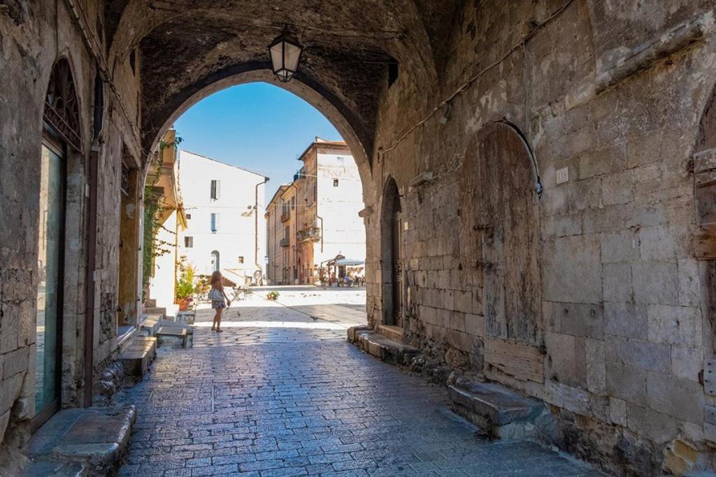Apartament Casa Vitelli - Centro Storico A Due Passi Da Tutto Terracina Zewnętrze zdjęcie